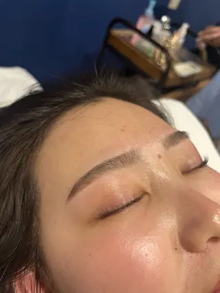 アイブロウ 鳴瀬 萌の眉毛・アイブロウイメージ