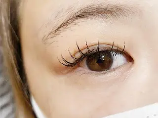 マツエク・マツパ 💜bora .のネイルデザイン