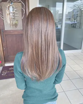 ミディアム カラー grand juteのヘアスタイル