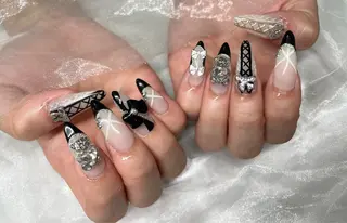 ネイル Roi〈ロワ〉 Minakoのネイルデザイン