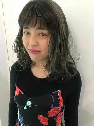 カラー pole/apartment所属・💓パーマ，💗 レイヤーカットのヘアスタイル