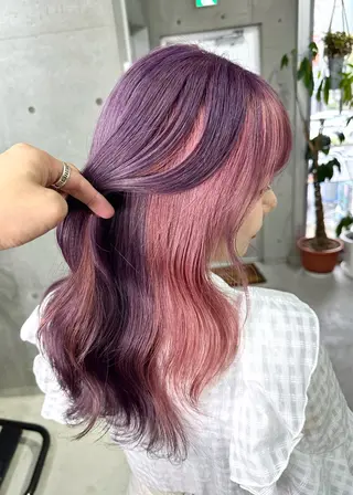 セミロング カラー 名古屋のピンク好き かずくん🦩のヘアスタイル