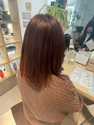 ロング ウラスギ アカリのヘアスタイル