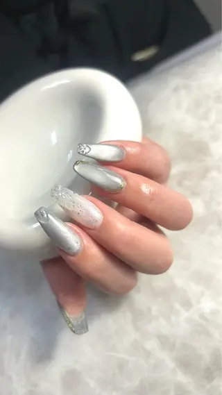 ネイル ネイルサロン Friday 21所属・ネイルサロン Friday 21のネイルデザイン