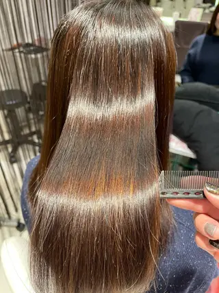 ミディアム 圧倒的美髪ストレート ツダケイタロウのヘアスタイル