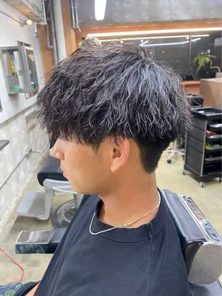 パーマ メンズ Lond LOGAN所属・🔥波巻き/ツイスパ 特化🔥メンズパーマのヘアスタイル