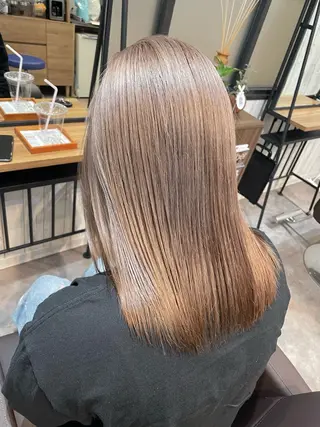 セミロング ブリーチ特化🎖️ピ ンクカラー高橋さやかのヘアスタイル