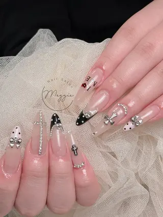 ネイル Maggie Nail🦩のネイルデザイン