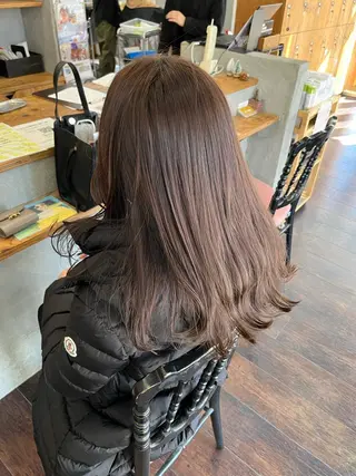 セミロング カラー 愛梨/ハイトーン /韓国/ダメージレスのヘアスタイル