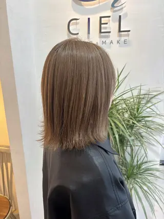 ミディアム CIEL大名店所属・Rena/レイヤー /透明感カラーのヘアスタイル