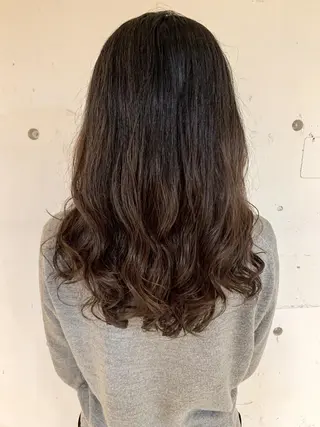 ミディアム パーマ ヘアアレンジ yuka .のヘアスタイル