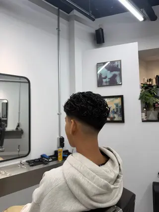 ショート パーマ メンズ thesmiths所属・ナカ レオナのヘアスタイル