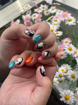 ネイル うにゃねいる🌷 Mayaのネイルデザイン