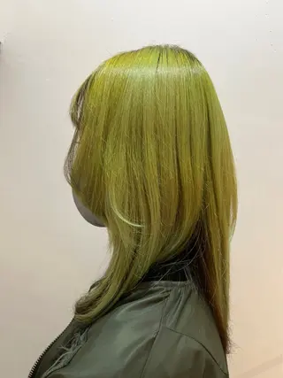 セミロング カラー まつげパーマカラー モデルBAGUS凜華のヘアスタイル