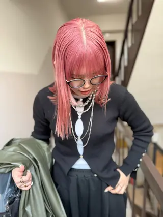 ミディアム カラー オカモト ミユウのヘアスタイル