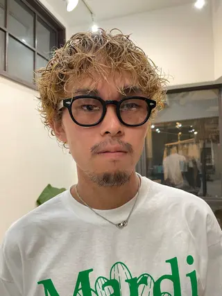 ショート カラー パーマ メンズ 山中 束真のヘアスタイル