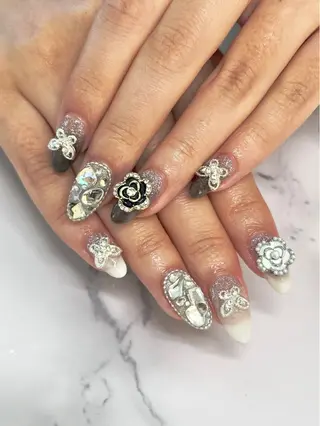 ネイル salon iris 🦋北広島市大曲のネイルデザイン