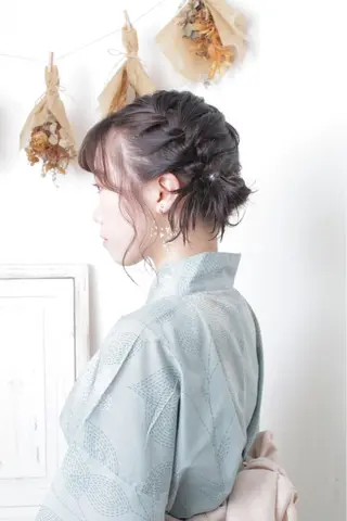 ショート カラー パーマ ヘアアレンジ 推し活専用 【派手髪】飯野ゆかりのヘアスタイル