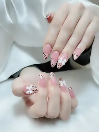 ネイル Amina nail salonのネイルデザイン