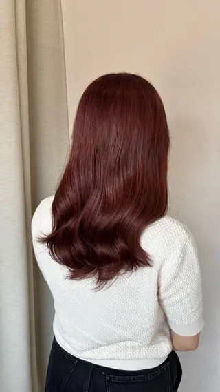 ミディアム カラー 廣田 真依のヘアスタイル