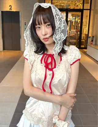 ミディアム カラー mizuki/ピンク ベージュ.レイヤーのヘアスタイル