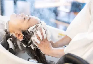 アサクラ ユウアのヘアスタイル