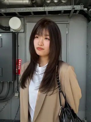 ロング イシカワ シオリのヘアスタイル