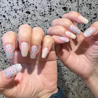 ネイル RIEKO🍒 ワンホン♡推しネイルのネイルデザイン