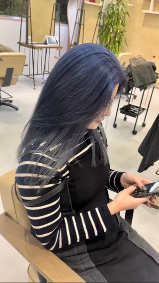 ロング メンズバレイヤージュ 斉藤春のヘアスタイル