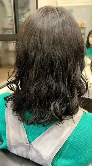 ミディアム カラー パーマ 美容しょうへいの店所属・吉川 茉由子のヘアスタイル
