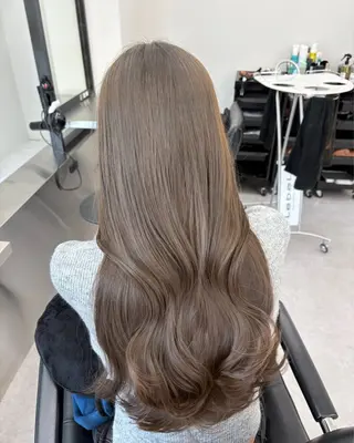 ロング カラー 堀江/透明感 ベージュ/白川幸太のヘアスタイル