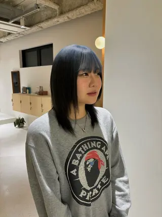 ミディアム カラー 菱田 愛果のヘアスタイル