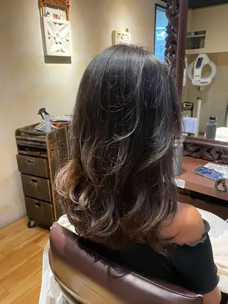 セミロング レイヤー/透明感カラ ー/茅ヶ崎/momiのヘアスタイル