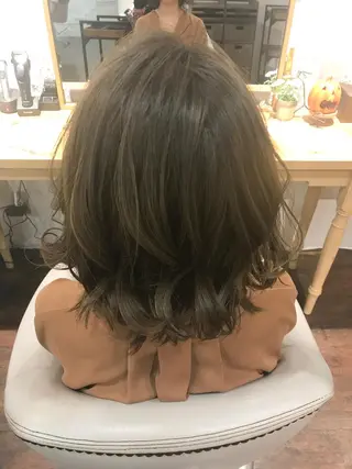 ショート カラー 伊藤 優希のヘアスタイル