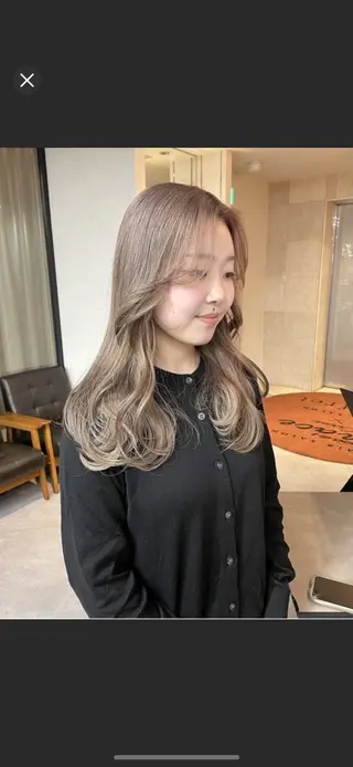 ロング カラー 岩岡 つなみのヘアスタイル