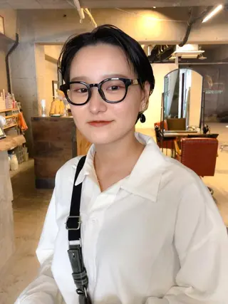 ショート カラー パーマ/レイヤー 岩山丈一郎のヘアスタイル