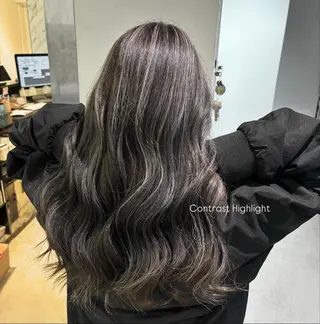 ロング カラー EIGHT ／SHU🩶のヘアスタイル