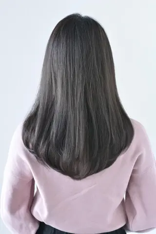 ミディアム カラー パーマ KIZU 髪質改善 怪談を語る美容師のヘアスタイル