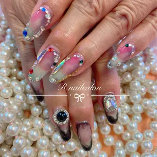ロング R NAILSALONのネイルデザイン