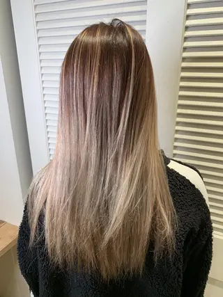 セミロング 渋谷ハイトーン/ デザインカラー阿部のヘアスタイル