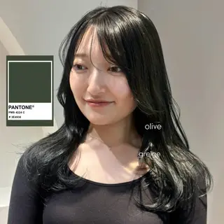 ロング 盛れる透明感カラー・ momokaのヘアスタイル