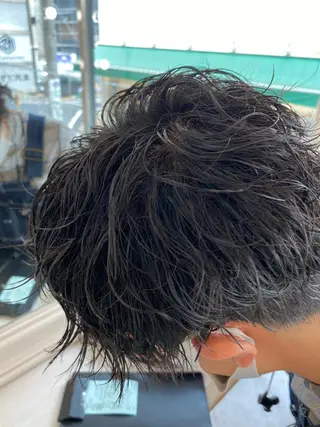 パーマ メンズ 持ちが良いニュアンス パーマ渡辺尚暉のヘアスタイル