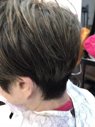 ショート カラー 桧山 真のヘアスタイル