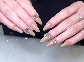 ミディアム ヒエン NAILのネイルデザイン