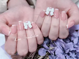 ショート カラー ネイル Lea NAILsalon所属・Le’a NailSalonのネイルデザイン