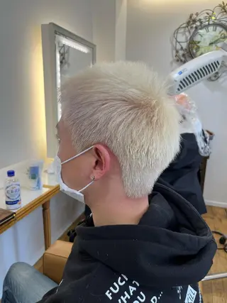 ショート カラー メンズ 🇨🇦海外美容師 FUMA🇨🇦のヘアスタイル