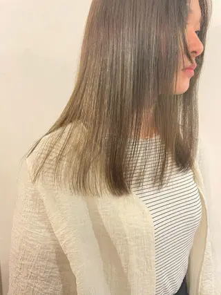 セミロング momoka ［pejite]のヘアスタイル