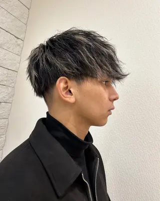 ショート カラー メンズ 今村公介 ブリーチ特化、派手髪のヘアスタイル