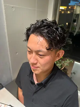 パーマ メンズ 加納 孝也のヘアスタイル