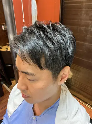 ミディアム カラー ヘアアレンジ メンズ プレミアムバーバー新宿店所属・⚡️メンズ特化⚡️ 倉林 隼大のヘアスタイル
